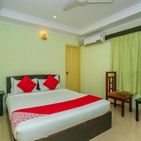 Oyo 25121 Bns Lodge Bangalore Dış mekan fotoğraf