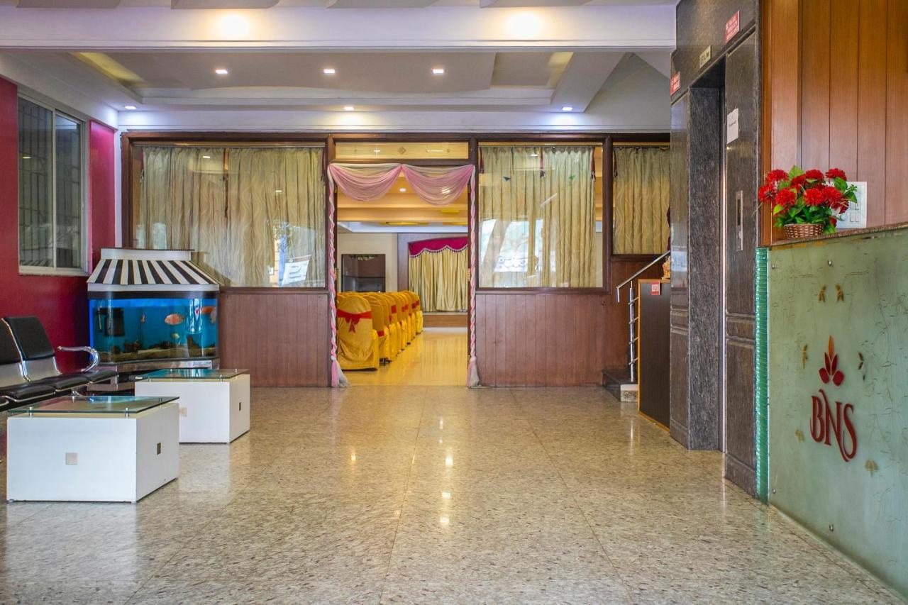 Oyo 25121 Bns Lodge Bangalore Dış mekan fotoğraf